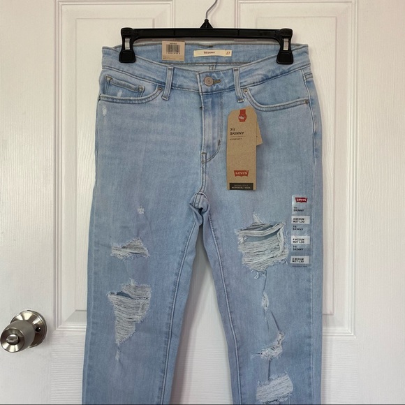 NEW Levi's 711 Mid Rise Distressed Skinny Jeans - Picture 4 of 15